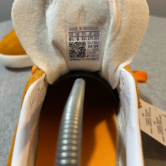 Adidas Originals Gazelle Suede Sneakers Orange/White Men’s Size 9.5 IG2091​ - Picture 10 of 11